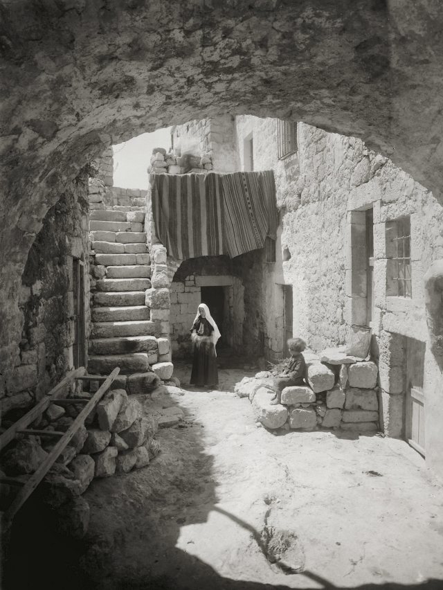 bethlehem-home-in-oldest-part-of-town-mat02602