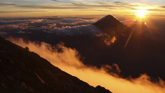 Sunrise-Over-Mountain