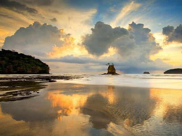 sunset-clouds-beach-costa-rica_42606_990x742