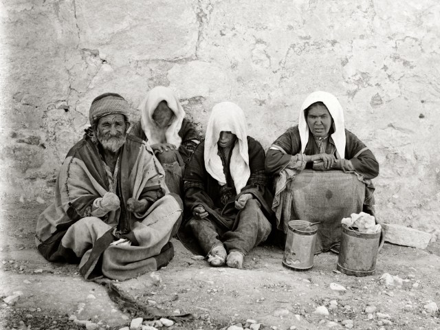 Group of handicapped beggars, mat06348